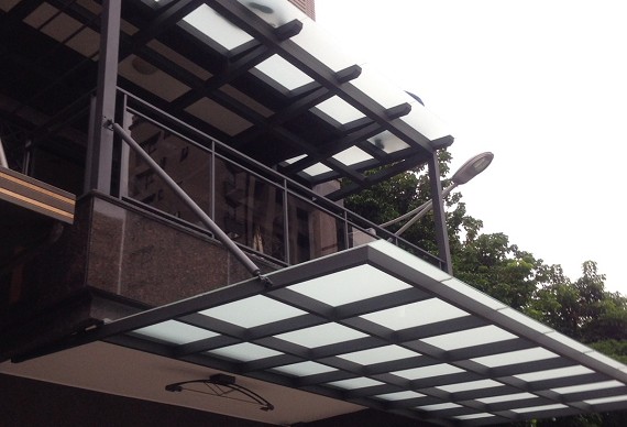 雲陽採光罩 彰化遮雨棚施工 現場作業實拍